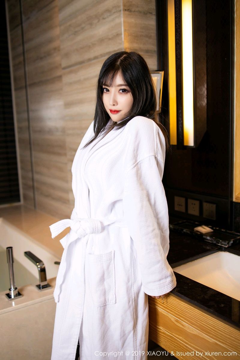 语画界性感女神杨晨晨sugar黑丝美腿情趣内衣诱惑海南旅拍